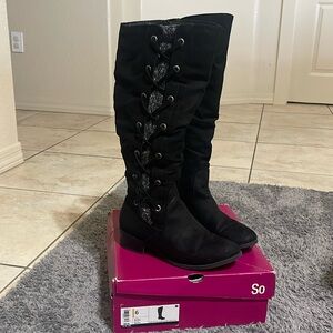Black boots
